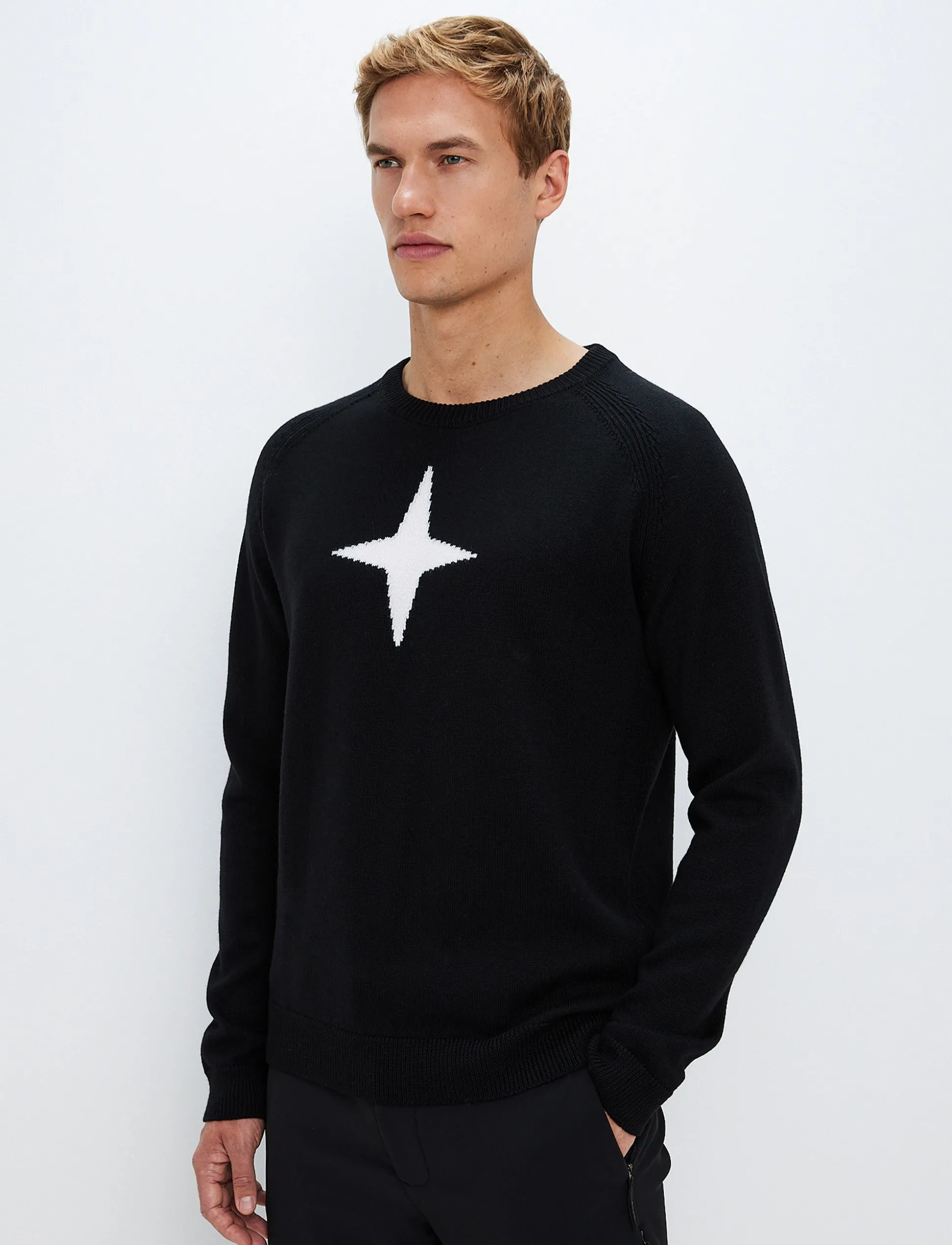 star_merino_sweat__black_4.webp 8848 Altitude Star Merino Sweat - Black Store
